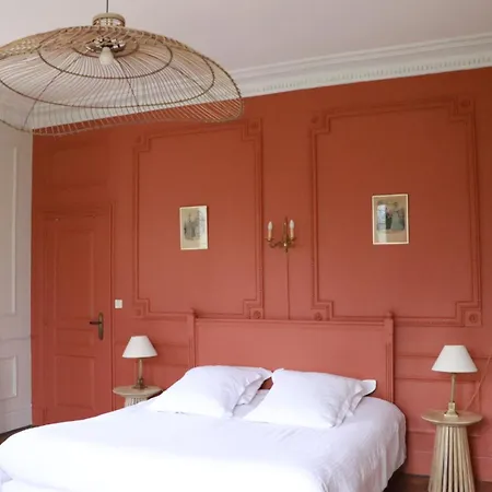 D'hotes Chateau D'omiecourt 3*