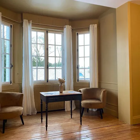 Πανσιόν D'hotes Chateau D'omiecourt 4*